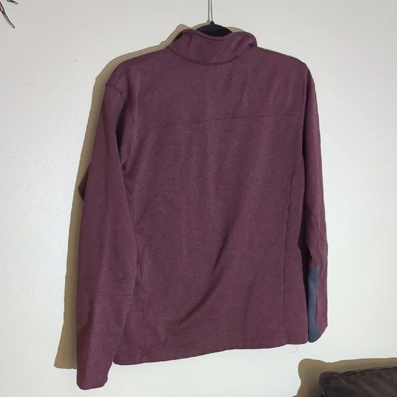 The North Face Burgundy Half-Zip Fleece - Picture 6 of 6